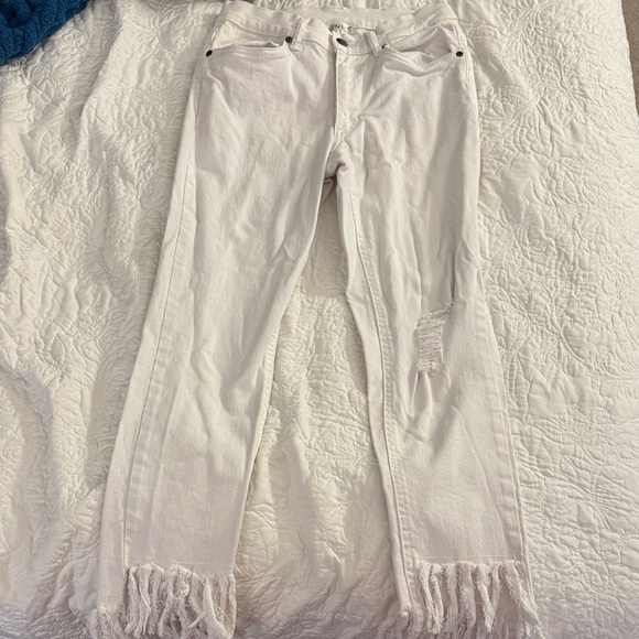 VENUS White Fringed Cropped Jeans - Picture 1 of 7